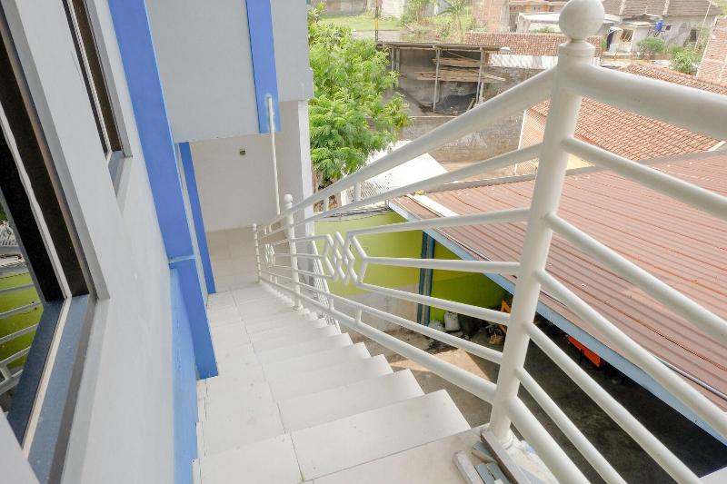هتل Spot On 2081 Sriwijaya Family Residence