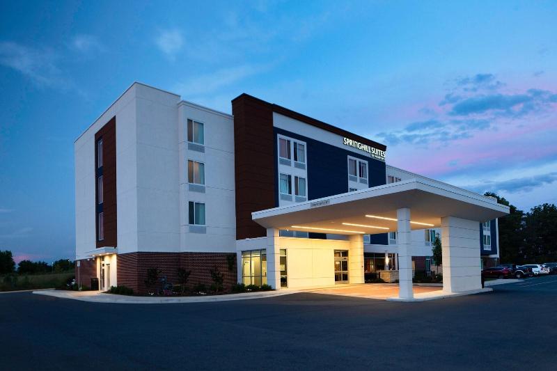 בית מלון כפרי Springhill Suites Winchester