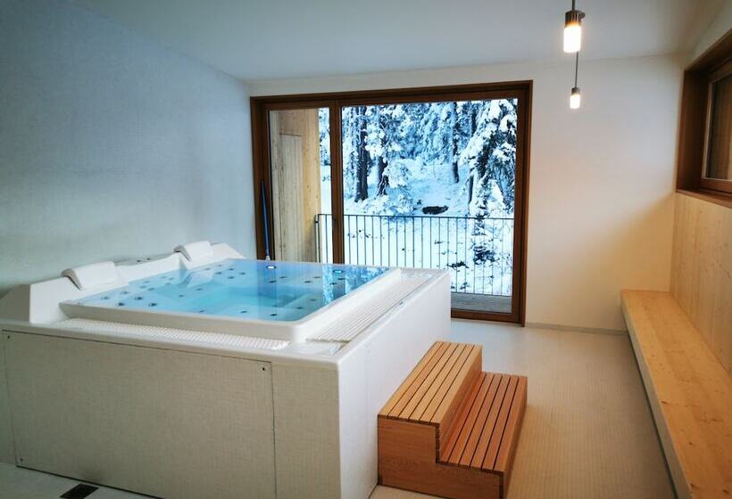 ホテル Campra Alpine Lodge & Spa