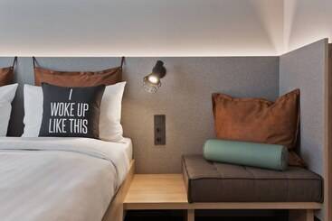 هتل Moxy Lausanne City