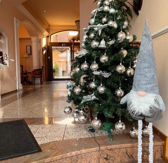 هتل Wagner Vendégudvar Panzió