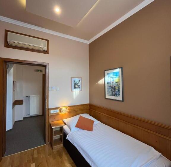 هتل Wagner Vendégudvar Panzió