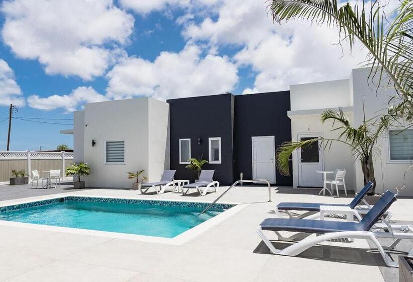 The Palm Leaf Apartments
