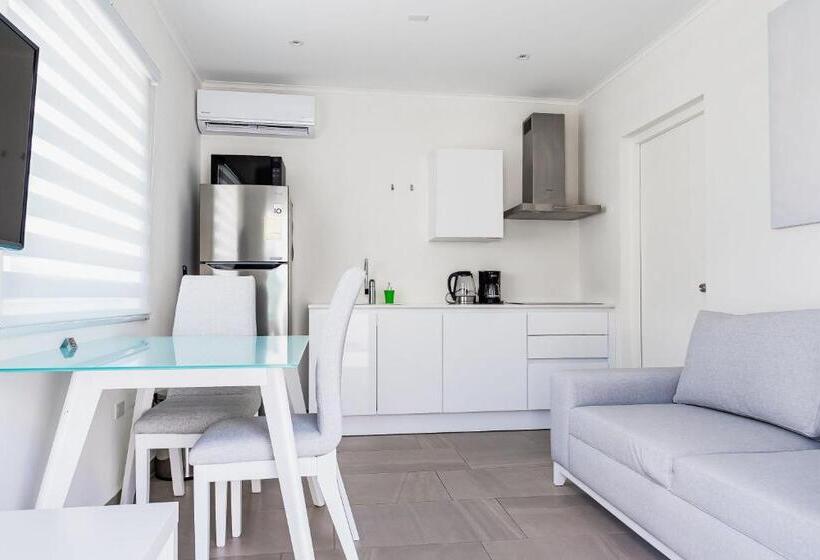 The Palm Leaf Apartments