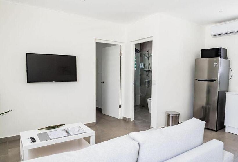 The Palm Leaf Apartments