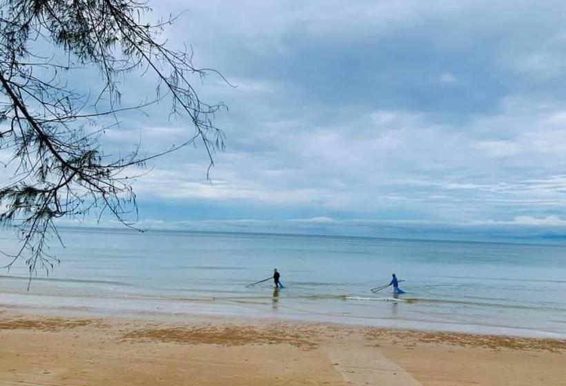 Chivaree  And Resort
