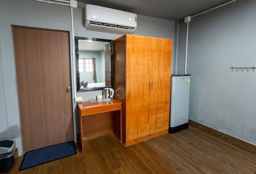 هتل Aladdin Guesthouse