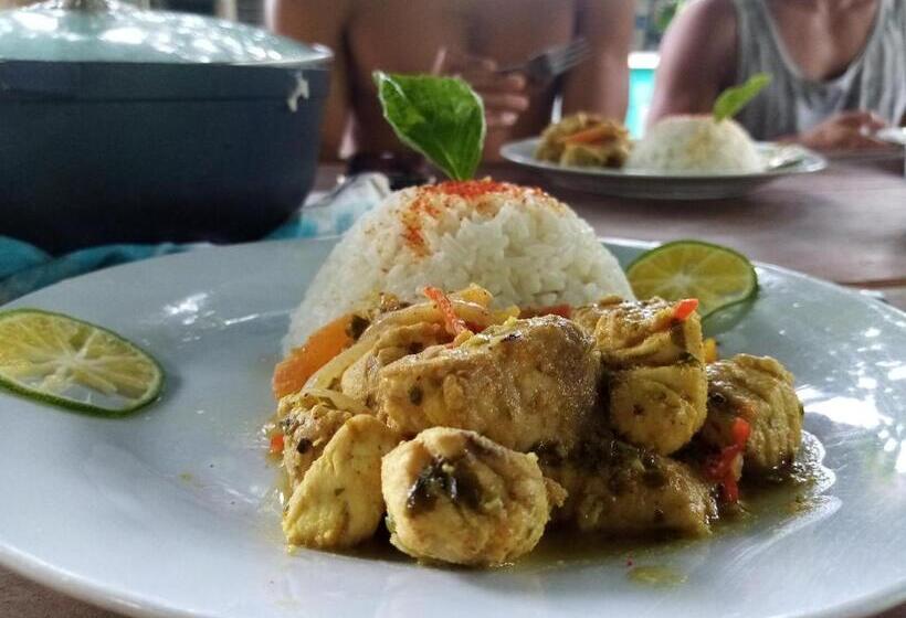 هتل Cabañas Los Almendros