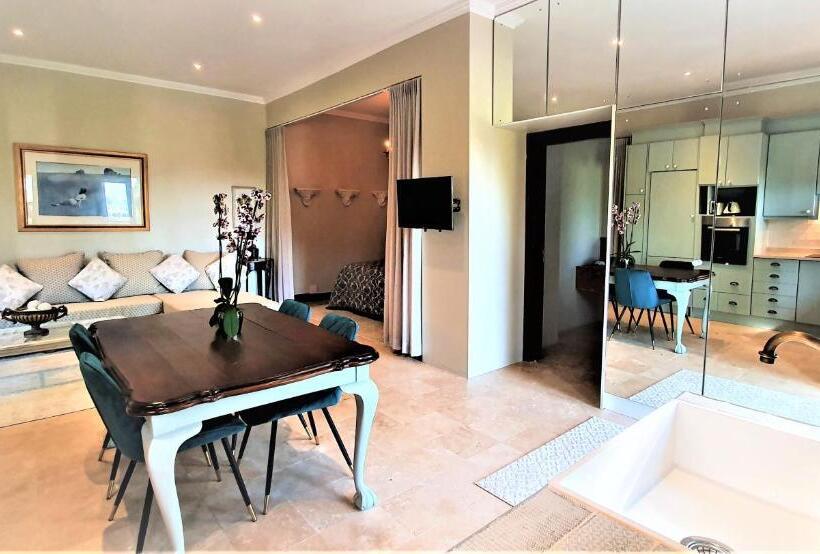 پانسیون Bakenhof Winelands Lodge