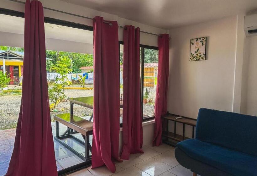 پانسیون Casitas Coloradas Puerto Viejo