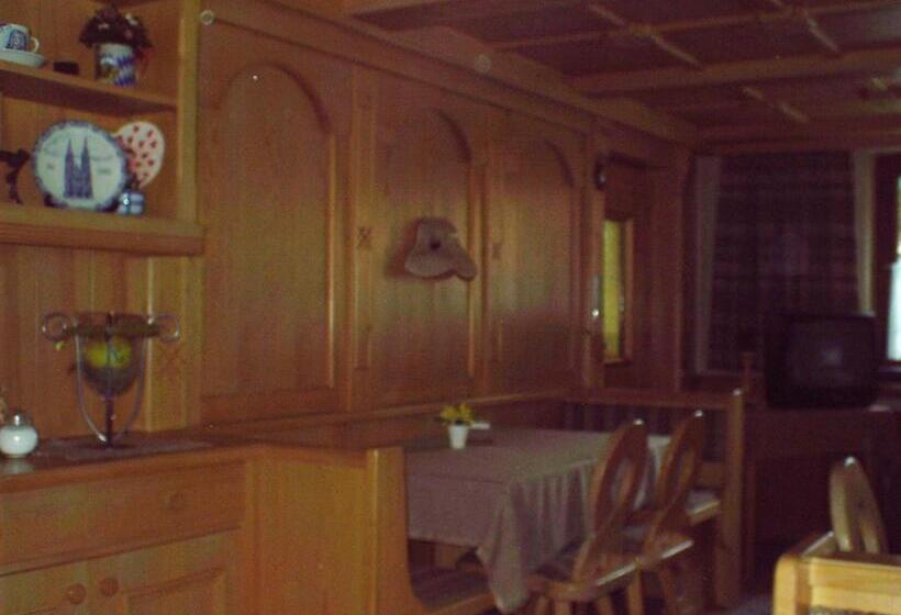 پانسیون Gasthof Zur Einkehr