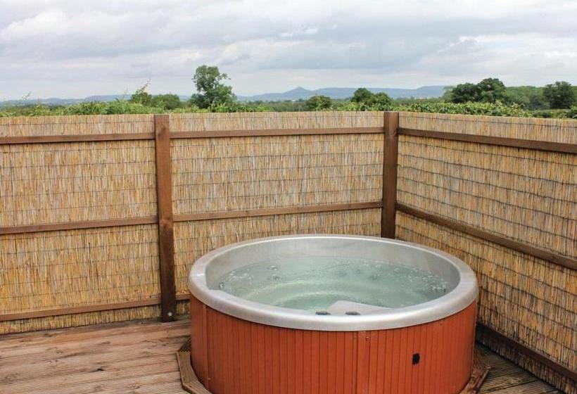 Курорт Blackwell Lodges