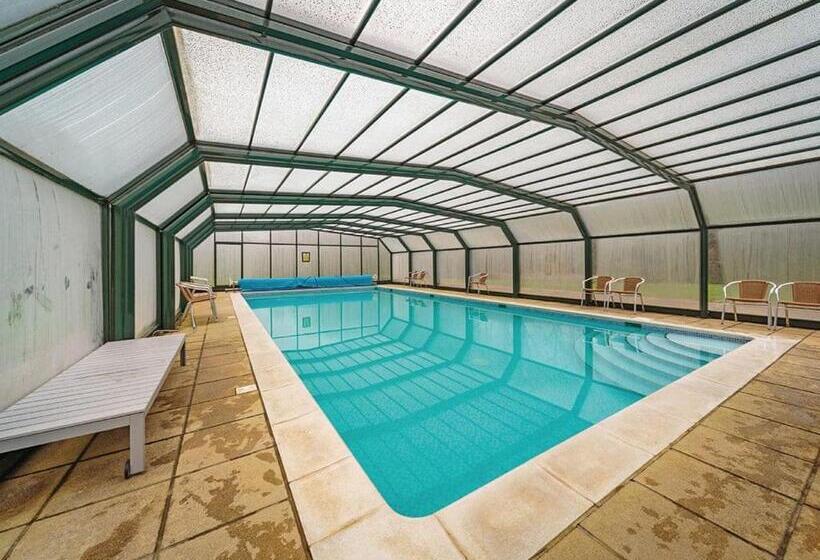 استراحتگاه Penvale Lakes Lodges