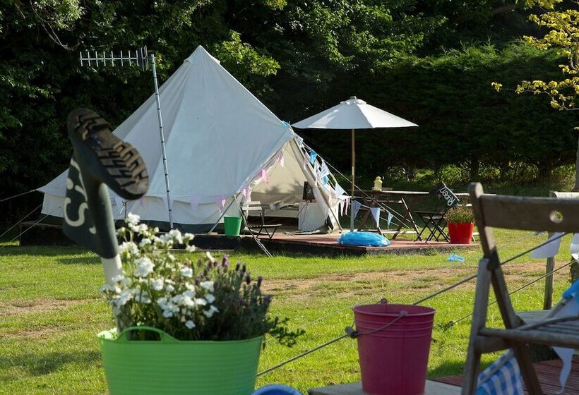 אתר נופש Whitecliff Bay Holiday Park