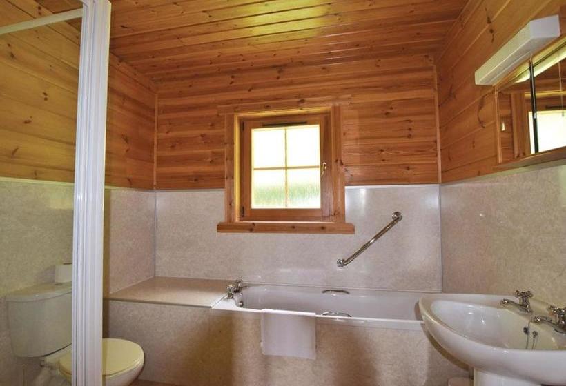 منتجع Woodside Lodges Country Park