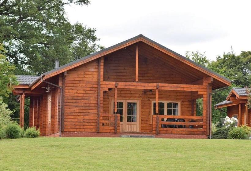 منتجع Woodside Lodges Country Park
