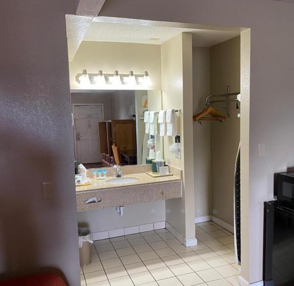 ホテル Atlantic Shores Inn And Suites