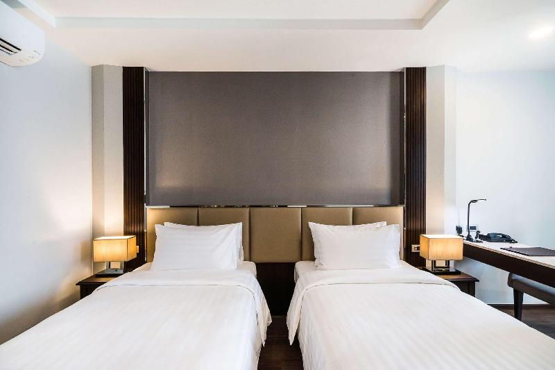 هتل Best Western Plus Peak Vista Inn & Suites