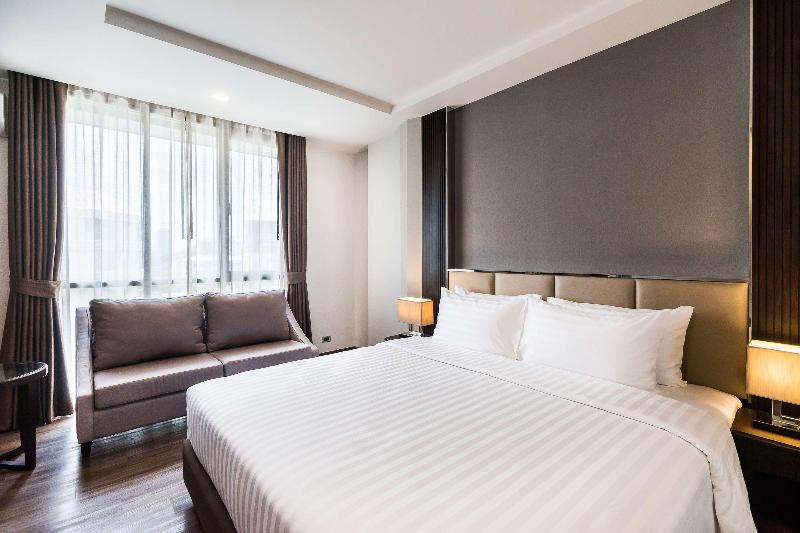 هتل Best Western Plus Peak Vista Inn & Suites