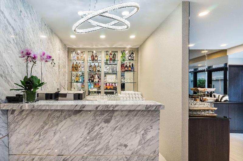 هتل Best Western Plus Peak Vista Inn & Suites