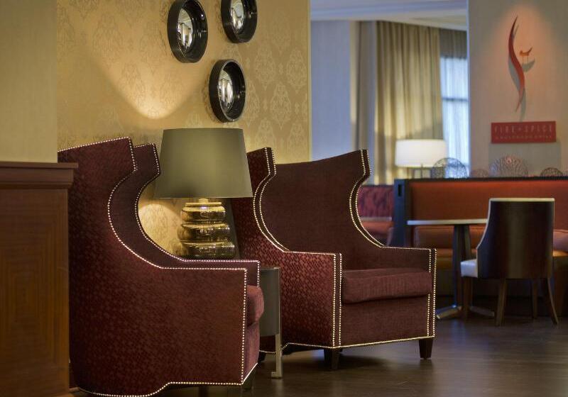 هتل Denver Airport Marriott At Gateway Park