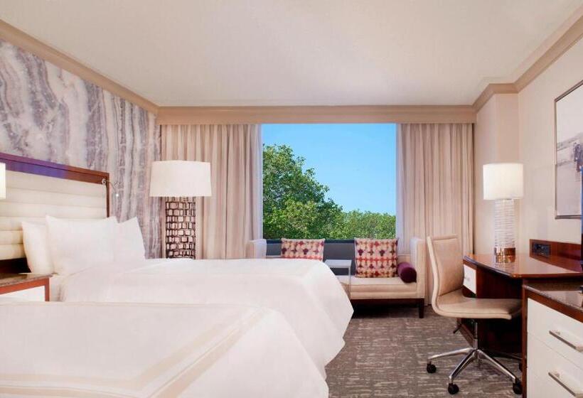 هتل Denver Airport Marriott At Gateway Park
