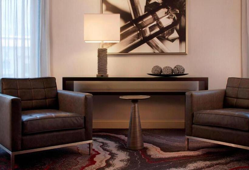 هتل Denver Airport Marriott At Gateway Park
