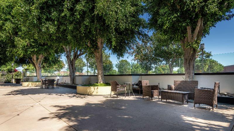 בית מלון כפרי Doubletree By Hilton Los Angeles  Norwalk