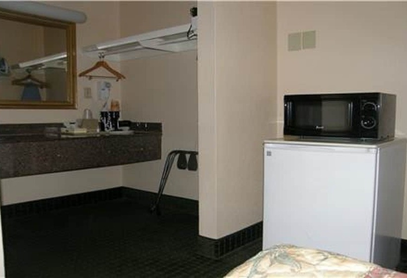 Hotel Fairbridge Inn & Suites