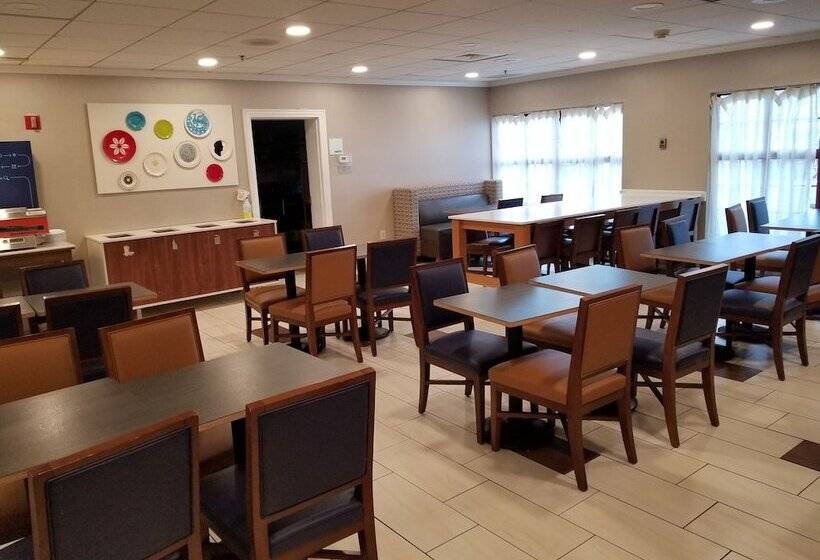 Hotel Holiday Inn Express Philadelphia Ne  Langhorne