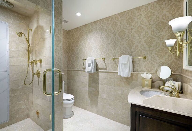 فندق Madison Beach