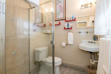 هتل Madison Street Inn B&b