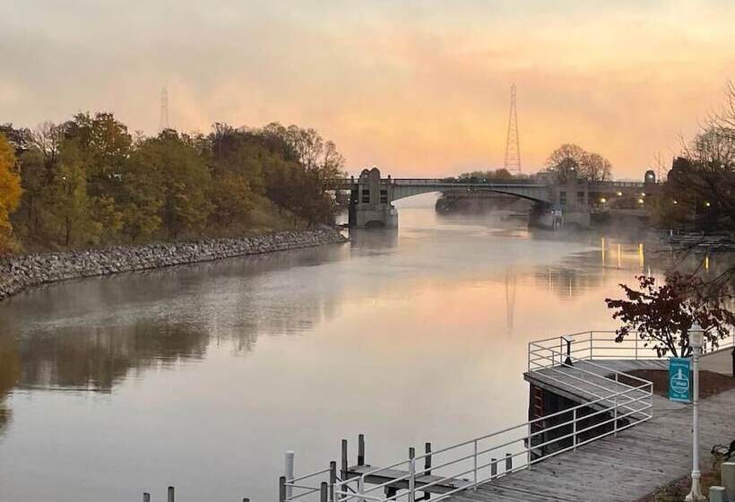 Szálloda Manistee Inn & Marina