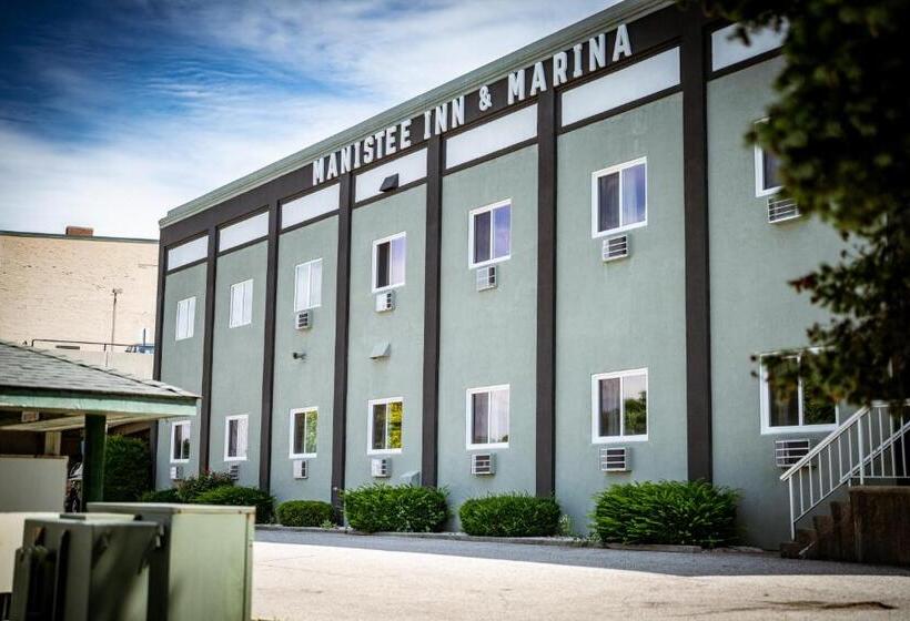 هتل Manistee Inn & Marina