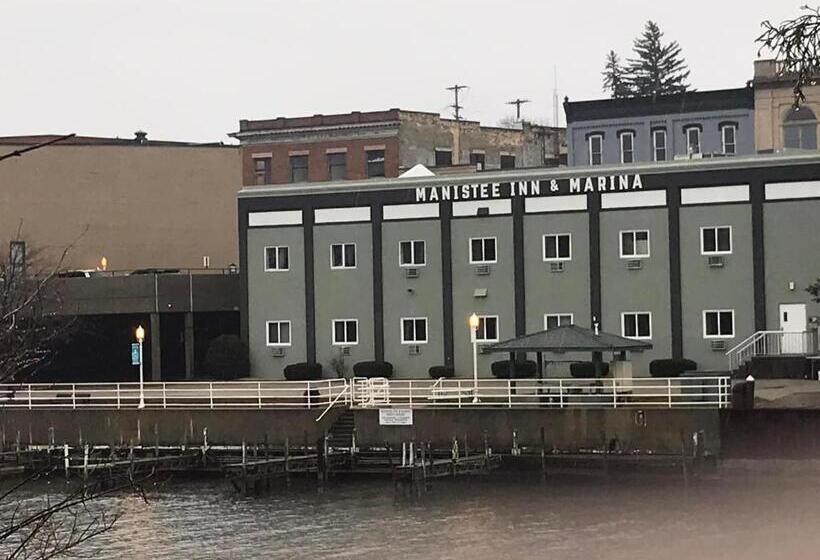 هتل Manistee Inn & Marina