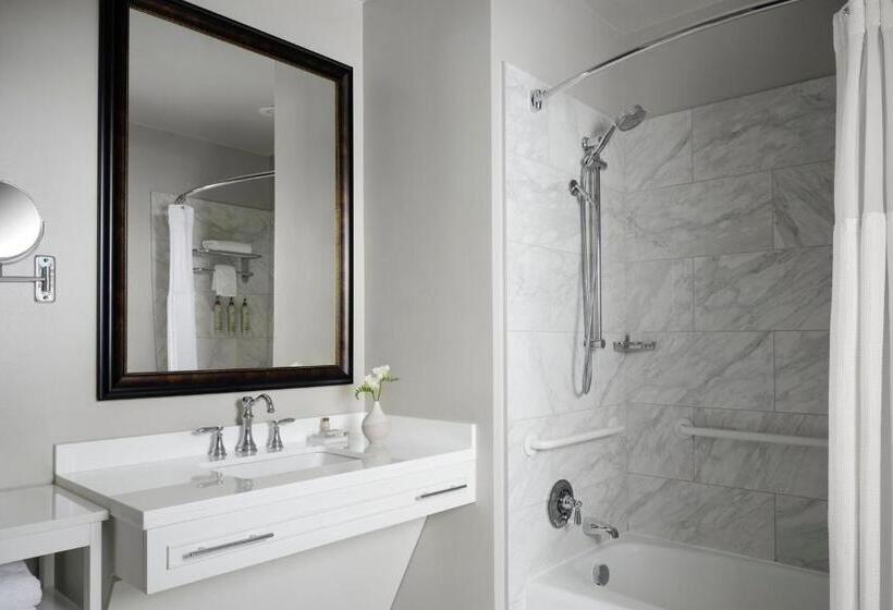 هتل Marriott Vacation Club® At Custom House, Boston