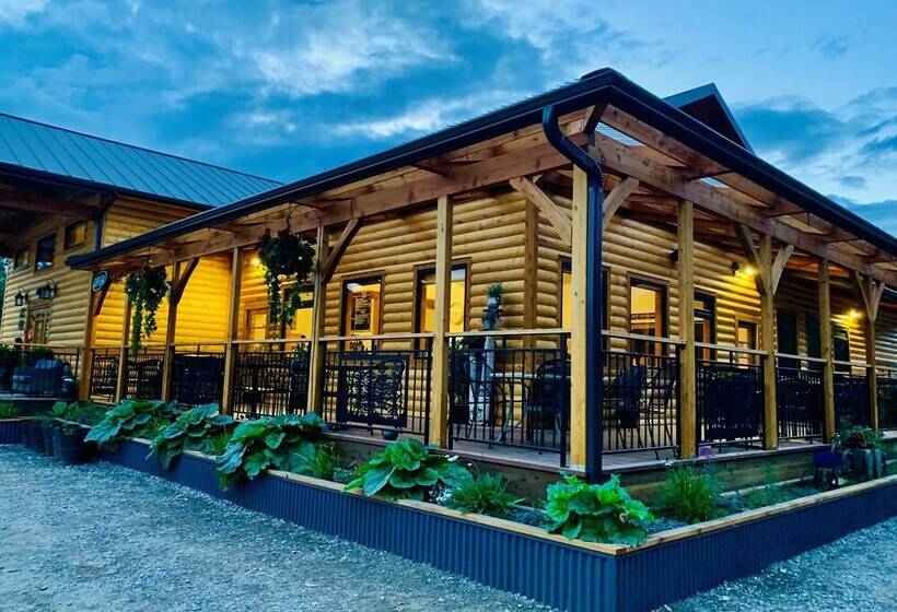 בית מלון כפרי Mckinley Creekside Cabins