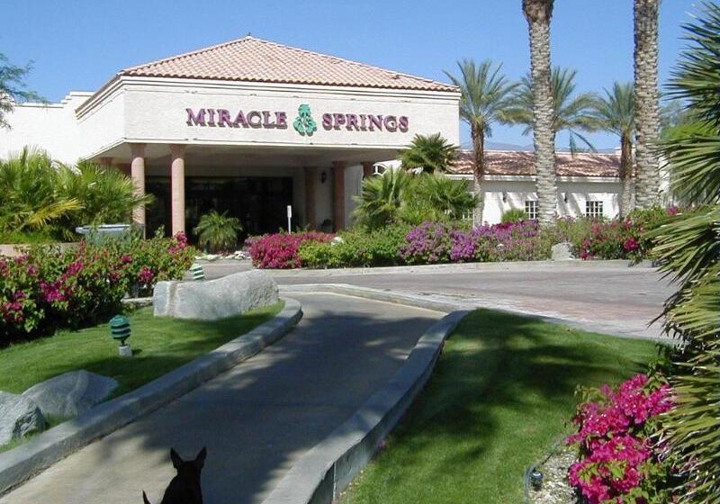 هتل Miracle Springs Resort And Spa