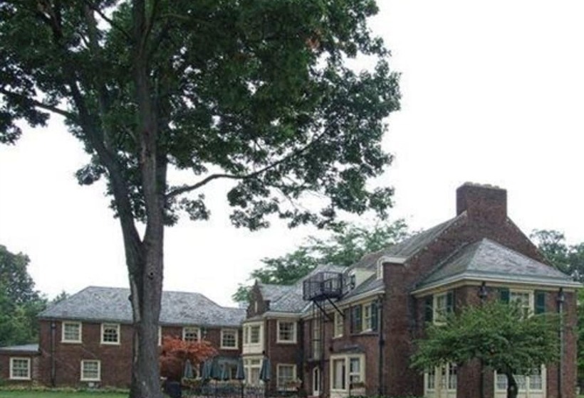 Отель Montague Inn Bed & Breakfast