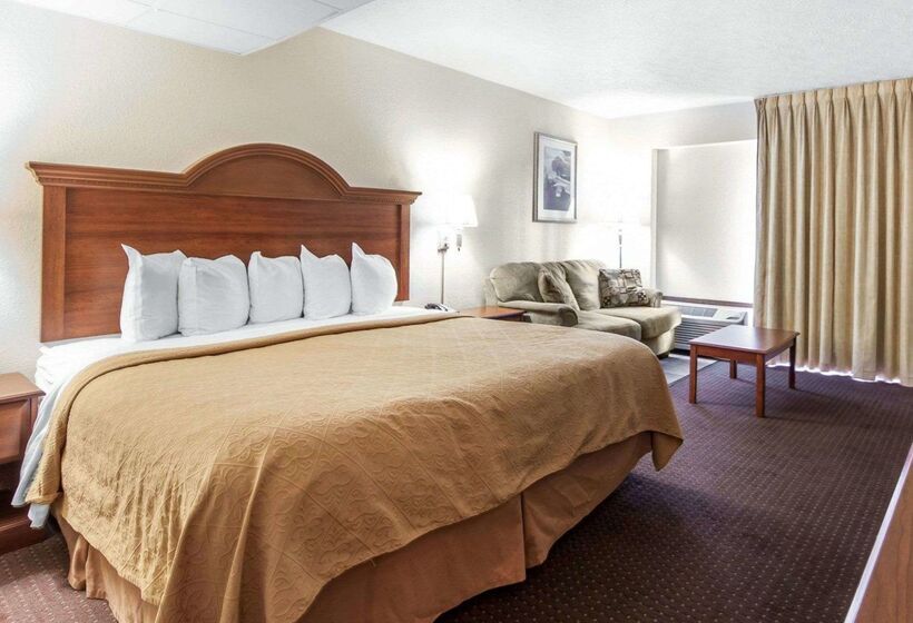 هتل Quality Inn & Suites At Dollywood Lane