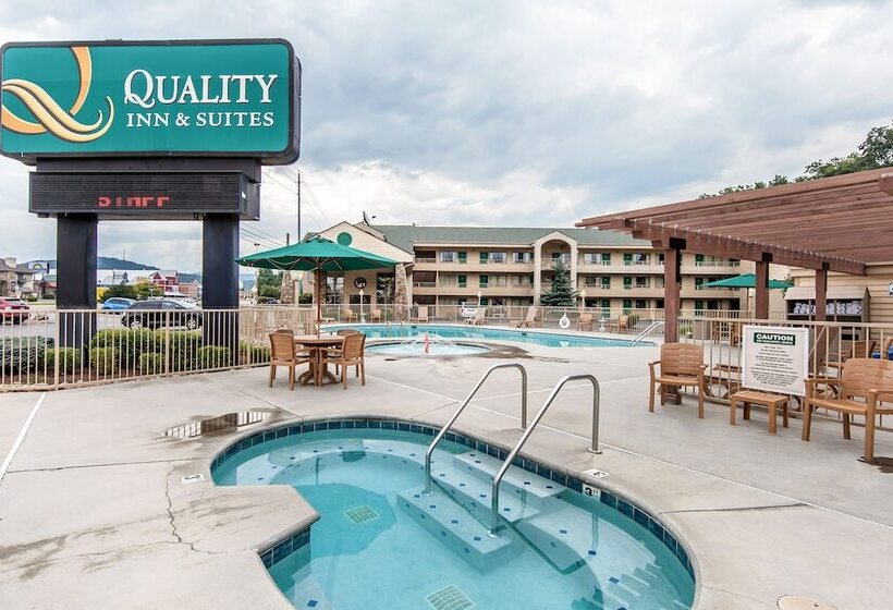 Hotel Quality Inn & Suites At Dollywood Lane