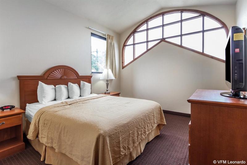 هتل Quality Inn & Suites At Dollywood Lane