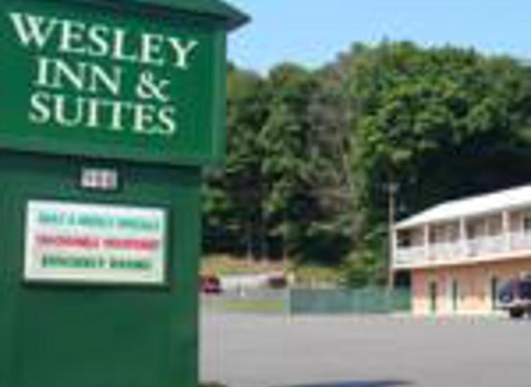 هتل Wesley Inn & Suites