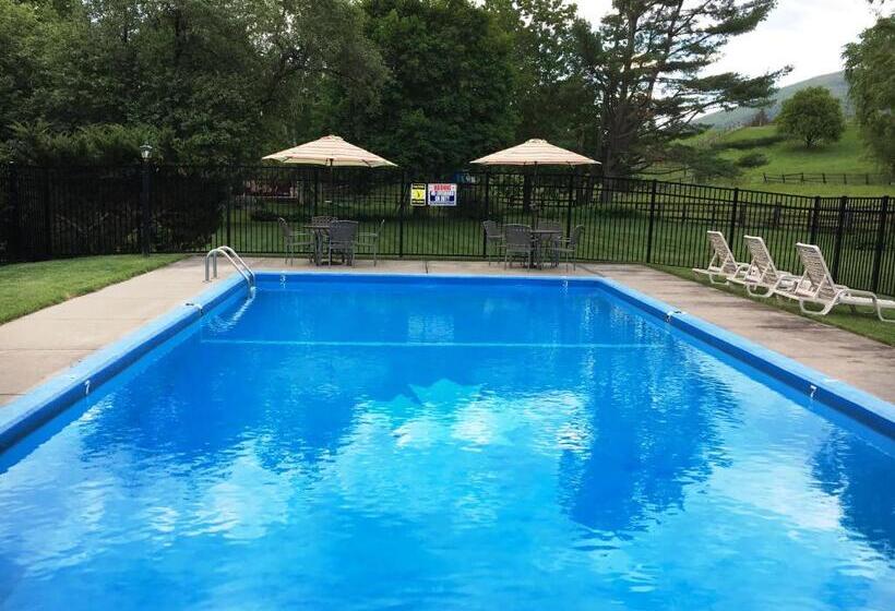 Maple Terrace Motel