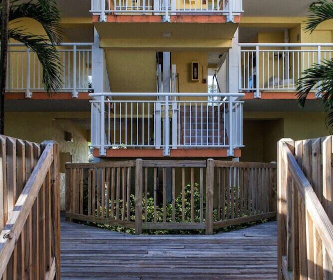 Marina Del Mar Resort And Marina