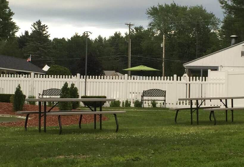 استراحتگاه Merrill Farm Inn