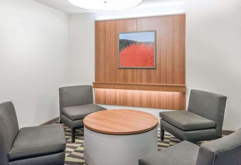 Microtel By Wyndham Victor