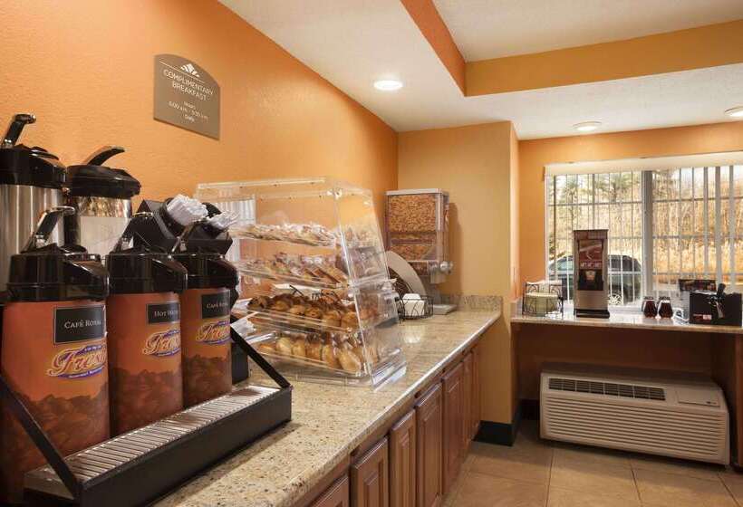 Microtel Inn By Wyndham Albany Airport