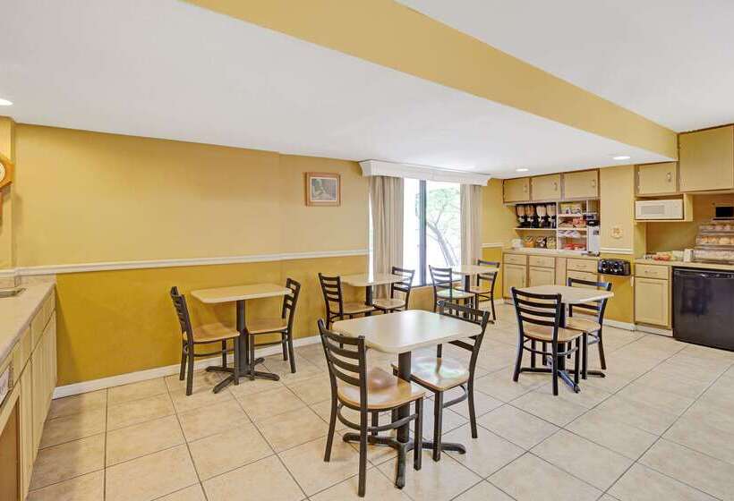 Microtel Inn By Wyndham Lake Norman