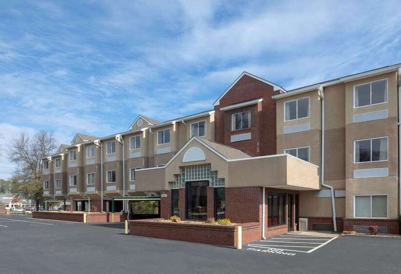 Microtel Inn & Suites By Wyndham Cornelius/lake Norman